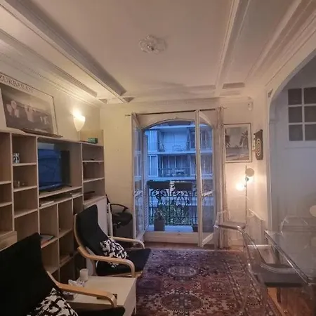 Apartment Near Eiffel Tower Paris